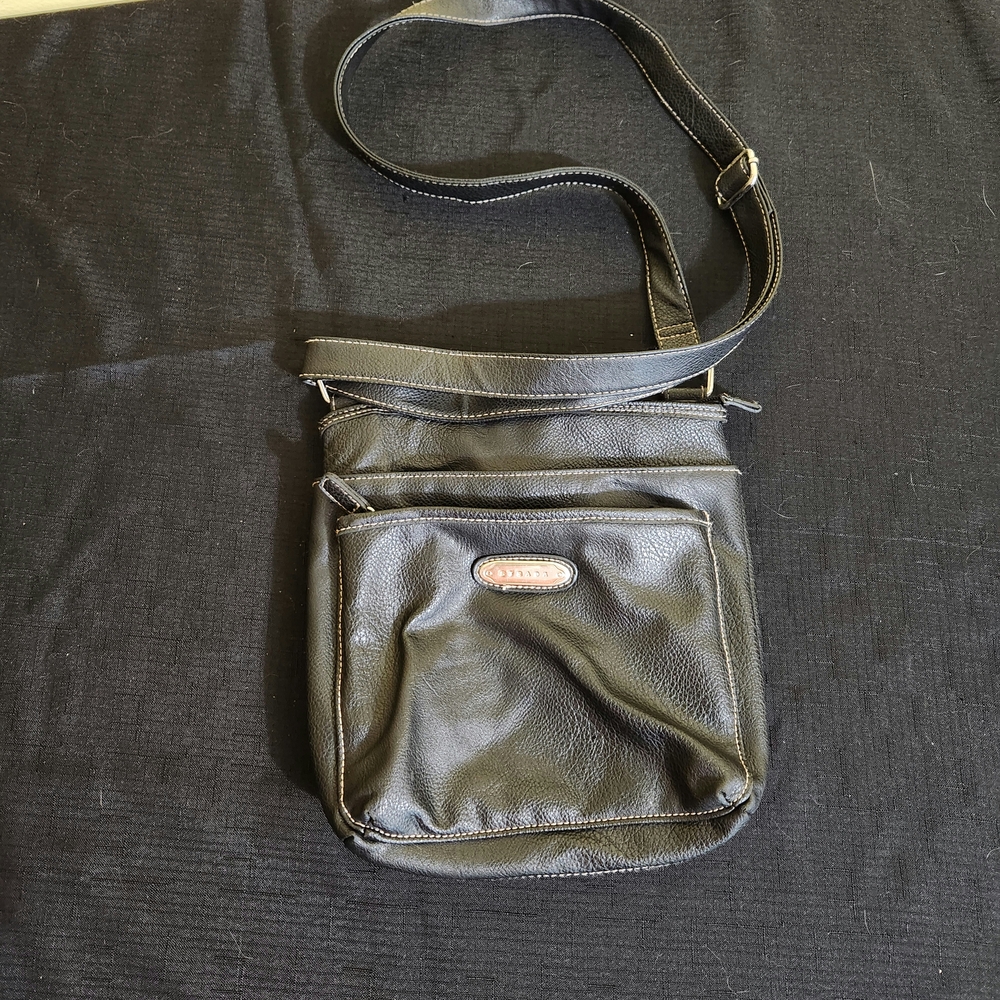 Strada Black Crossbody Bag with Front Pocket
